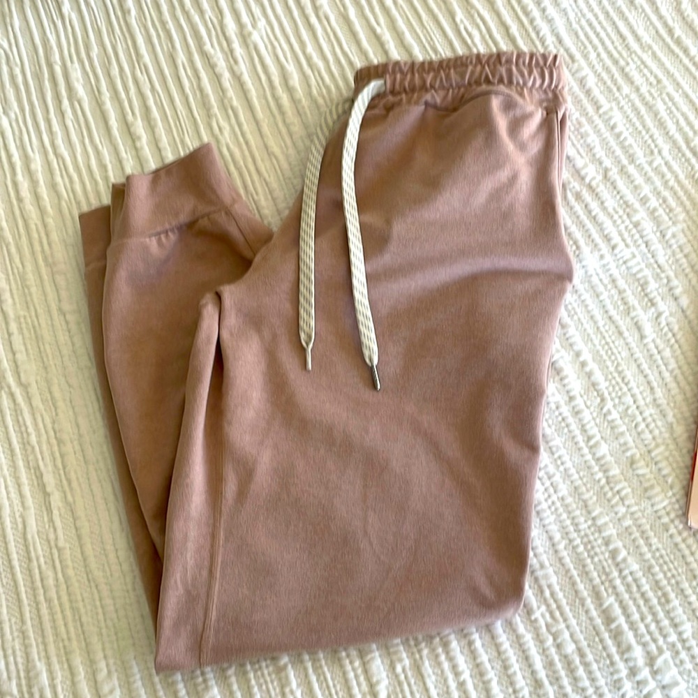 Vuori Performance Joggers